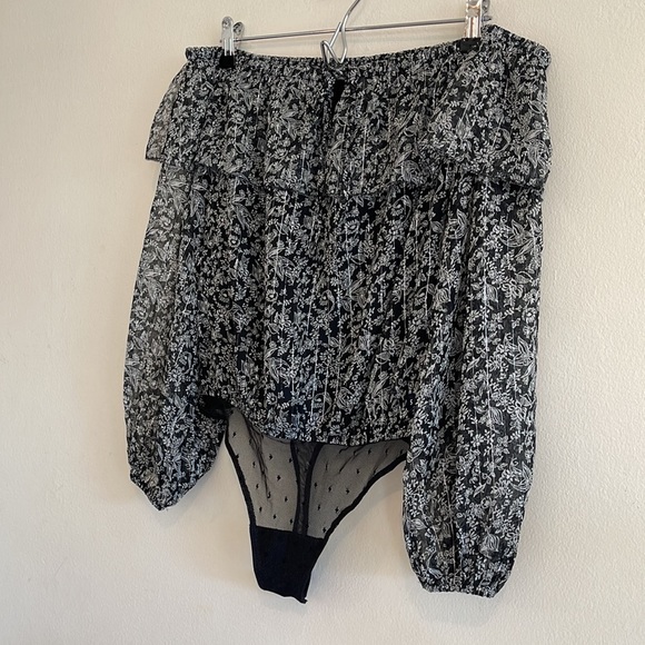 Abercrombie & Fitch Off the Shoulder Bodysuit | NWT | Size Small - Picture 12 of 14